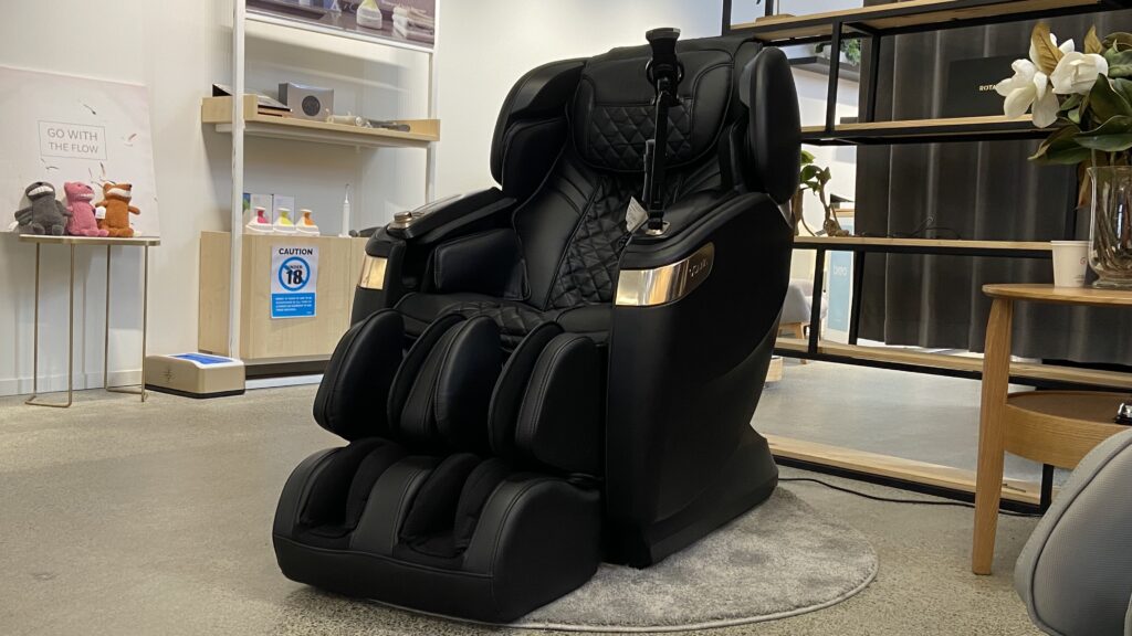 OGAWA Master Drive AI massage chair